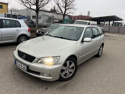 Lexus IS200