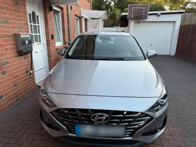 Gebraucht Hyundai i30 Trend 120 PS (88 kW) 2023 Silber Limousine