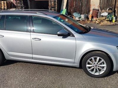 Gebraucht Skoda Octavia Ambition 150 PS (110 kW) 2014 Silber Kleinwagen