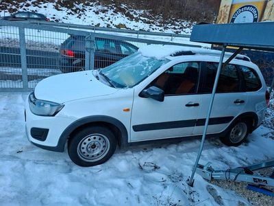 Weiß Gebraucht 2017 Lada Kalina Kleinwagen | 2.100 €