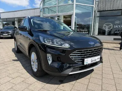 Gebraucht Ford Kuga Titanium 120 PS (88 kW) 2023 Schwarz SUV