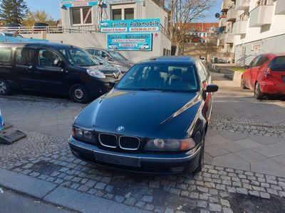 BMW 523