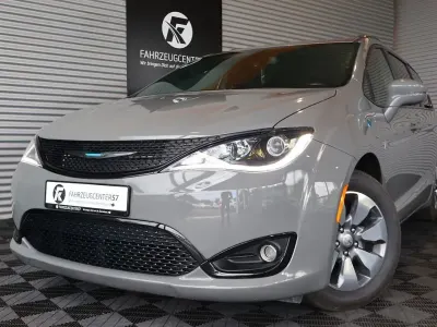 Gebraucht Chrysler Pacifica 264 PS (194 kW) 2020 Grau Van / Kleinbus