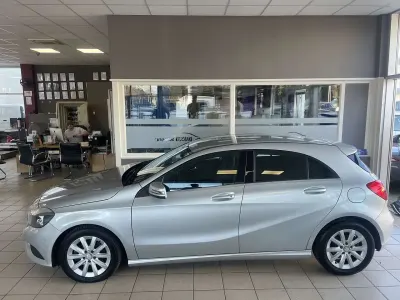Gebraucht Mercedes A180 Style 122 PS (89 kW) 2013 Silber Kleinwagen
