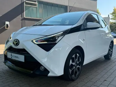 Gebraucht Toyota Aygo X-play 72 PS (52 kW) 2021 Weiß Kleinwagen