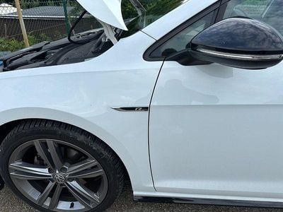 Weiß Gebraucht 2020 VW Golf VII R-line Limousine | 16.800 € (Guter Preis)