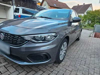 Usado Fiat Tipo 95 CV (69 kW) 2017 Gris Berlina