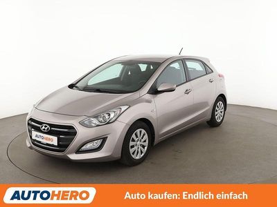 Grau Gebraucht 2017 Hyundai i30 Classic Limousine | 9.890 € (Fairer Preis)