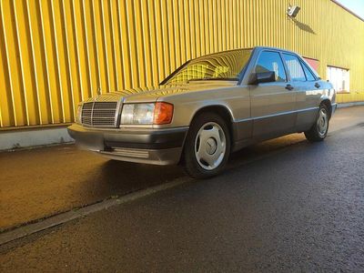 Second-hand Mercedes 190 109 CP (80 kW) 1992 Argintiu Berlinǎ