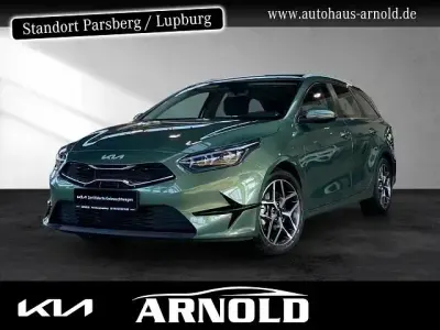 Gebraucht Kia Ceed Sportswagon Spirit 140 PS (102 kW) 2025 Experience green (metallic) Kombi