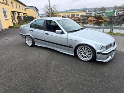 Gebraucht BMW 323 M Sport 220 PS (161 kW) 1997 Grau Limousine