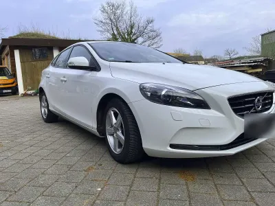 Usata Volvo V40 You! 114 CV (83 kW) 2014 Bianco Berlina