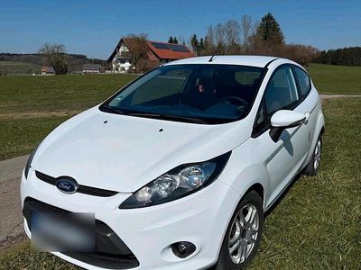Gebraucht Ford Fiesta 60 PS (44 kW) 2010 Weiß Kleinwagen