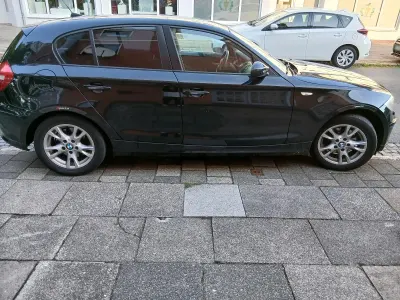Gebraucht BMW 118 143 PS (105 kW) 2008 Schwarz Kleinwagen