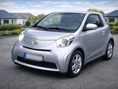 Gebraucht Toyota iQ 68 PS (50 kW) 2012 Silber Kleinwagen