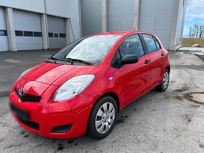 Gebraucht Toyota Yaris 69 PS (50 kW) 2009 Rot Kleinwagen