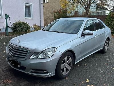 Second-hand Mercedes E200 136 CP (100 kW) 2012 Argintiu Berlinǎ