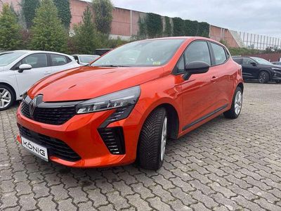 Valenciaorange Gebraucht 2024 Renault Clio V Evolution Limousine | 16.996 € (Fairer Preis)