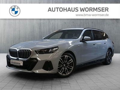 Grau Gebraucht 2025 BMW 520 Comfort Edition Kombi | 53.340 € (Teuer)