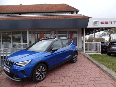 Neu Seat Arona FR 116 PS (85 kW) 2025 Sapphire blau / dach midnight schwarz (metallic) SUV