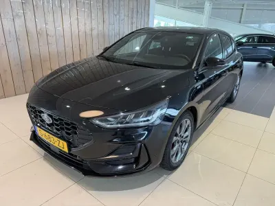 Gebraucht Ford Focus ST-Line X 155 PS (114 kW) 2023 Schwarz Limousine