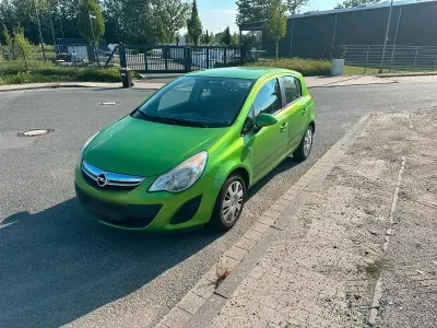 Gebraucht Opel Corsa 87 PS (63 kW) 2012 Grün Kleinwagen