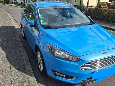 Blau Gebraucht 2016 Ford Focus Kombi | 7.300 € (Fairer Preis)