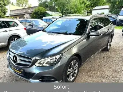 Gebraucht Mercedes E220 Avantgarde 170 PS (125 kW) 2016 Selenitgrau  metalliclack (metallic) Kombi