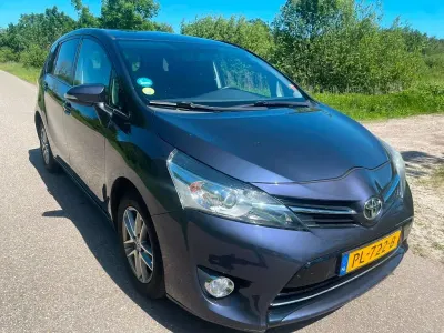 Gebraucht Toyota Verso Business Edition 111 PS (81 kW) 2015 Violett Van / Kleinbus