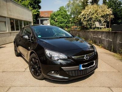 Usata Opel Astra GTC 140 CV (102 kW) 2015 Nero Berlina