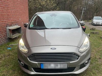 Gebraucht Ford Focus 208 PS (152 kW) 2018 Beige Limousine