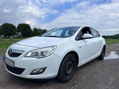 gebraucht Opel Astra 1.4 Weiß 5-Türer Klima Tempomat TÜV 8/25