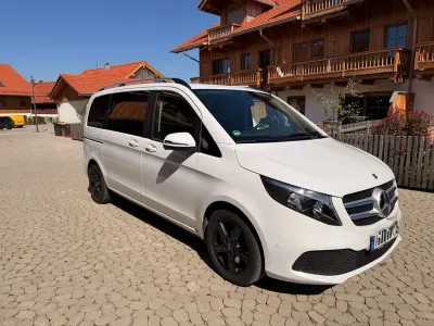 Usata Mercedes V220 163 CV (119 kW) 2022 Bianco Monovolume