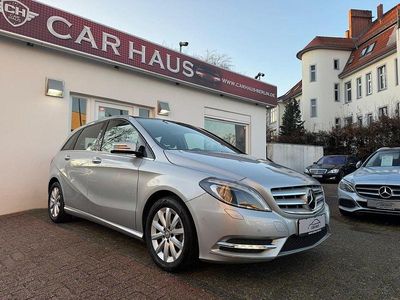 Gebraucht Mercedes B180 122 PS (89 kW) 2013 Silber Van / Kleinbus