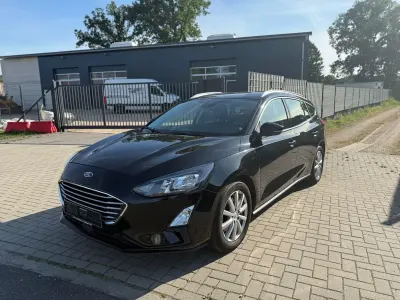 Gebraucht Ford Focus Cool & Connect 120 PS (88 kW) 2020 Schwarz Kombi