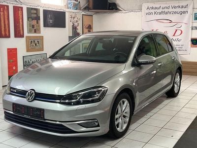 Gebraucht VW Golf VII Comfortline 131 PS (96 kW) 2019 Silber Limousine
