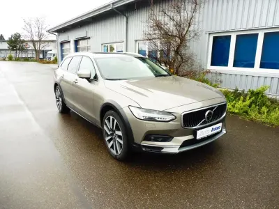 Gebraucht Volvo V90 CC Pro 197 PS (144 kW) 2020 Pebble grey / metallic Kombi