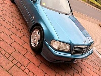 Second-hand Mercedes C200 102 CP (75 kW) 1999 Albastru Break