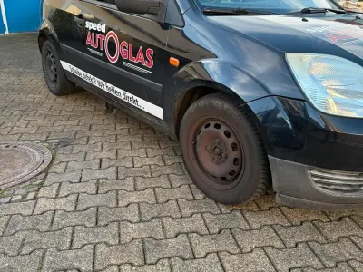 Usata Ford Fiesta 60 CV (44 kW) 2003 Nero Utilitaria