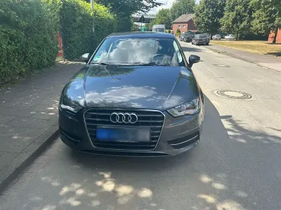 Gebraucht Audi A3 Attraction 110 PS (80 kW) 2014 Grau Limousine