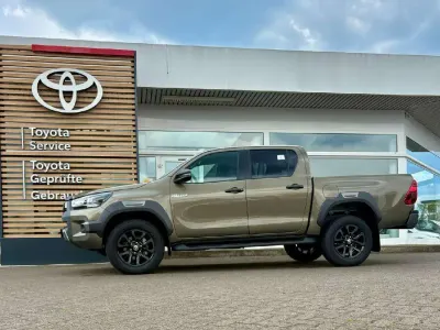Neu Toyota HiLux 204 PS (150 kW) 2026 Oxide bronze Pickup