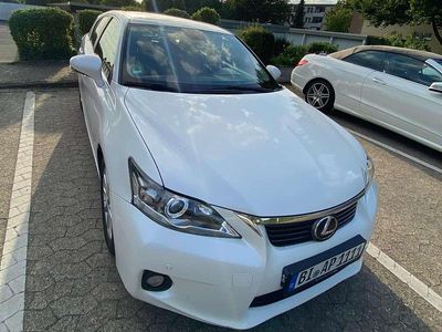 Lexus CT200h