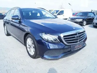Second-hand Mercedes E200 160 CP (117 kW) 2020 Albastru Berlinǎ