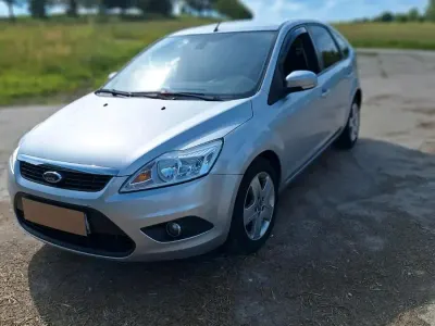 Gebraucht Ford Focus 90 PS (66 kW) 2009 Silber Limousine