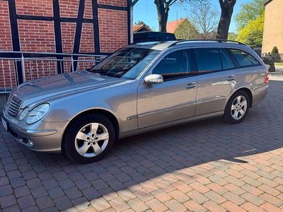 Usata Mercedes E200 Elegance 163 CV (119 kW) 2004 Grigio Berlina