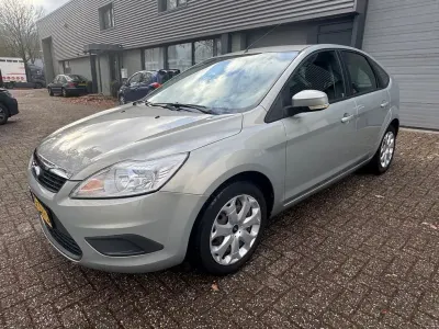 Używany Ford Focus 101 KM (74 kW) 2010 Zielony Sedan/Limuzyna