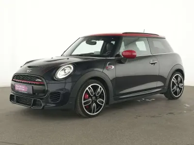 Gebraucht Mini John Cooper Works 231 PS (169 kW) 2020 Enigmatic black Kleinwagen