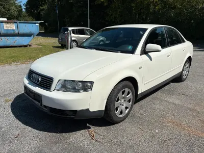 Gebraucht Audi A4 131 PS (96 kW) 2001 Weiß Limousine