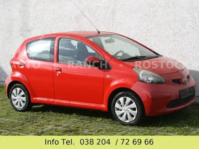 Gebraucht Toyota Aygo Cool 68 PS (50 kW) 2007 Rot Kleinwagen