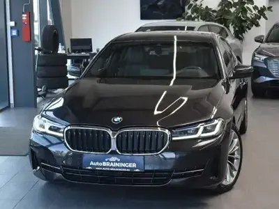 Gebraucht BMW 520 Performance 190 PS (139 kW) 2023 Grau Limousine